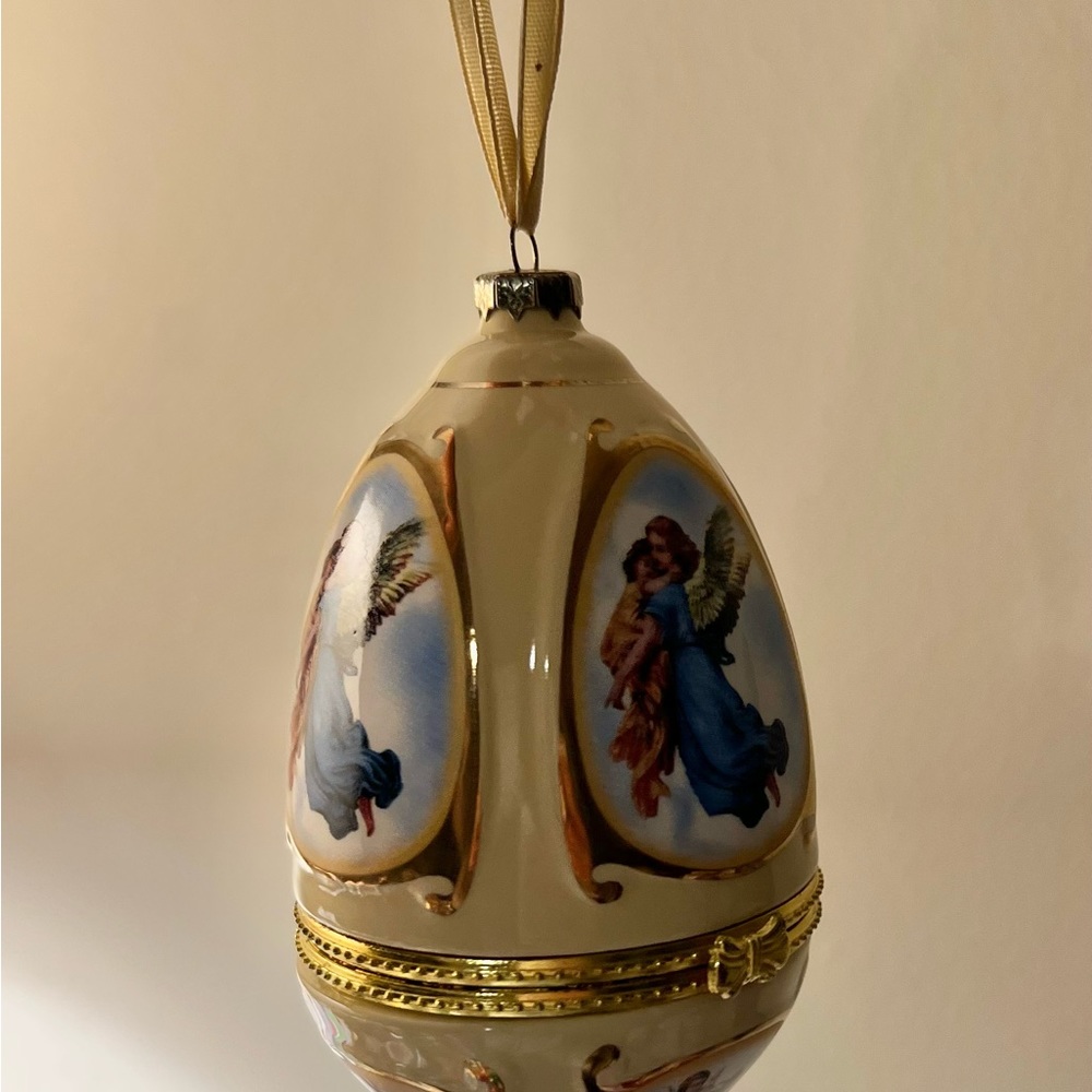 Ornament-Trinket box hand painted